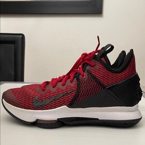 NIKE LEBRON WITNESS 4 BASKETBALL SNEAKERS MENS SIZE 7